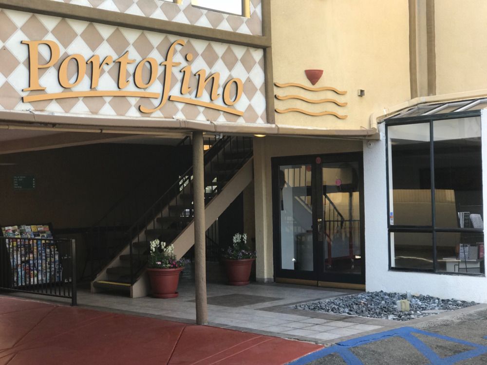 Portofino Beach Inn - photo 27
