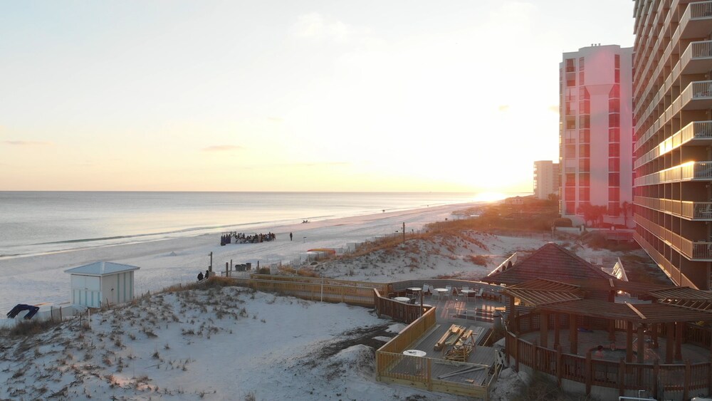 Pelican Beach Resort & Conference Center - photo 60
