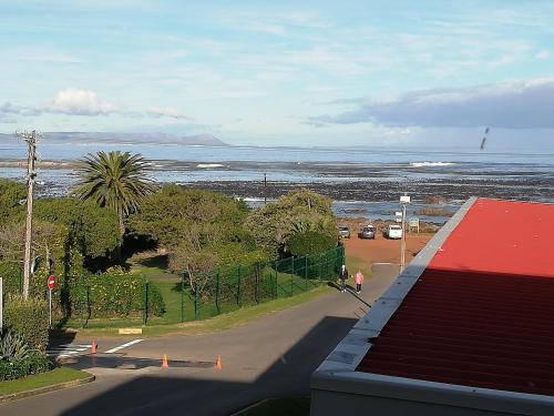 Ocean View - carbon neutral hotel in Hermanus