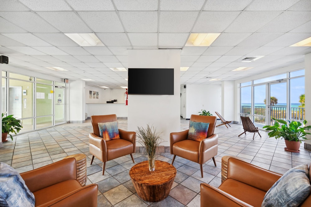 Holiday Terrace Beachfront Hotel a By The Sea Resort - photo 3