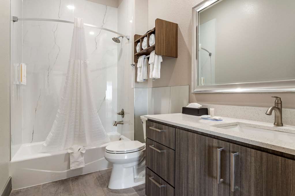 Clarion Pointe Port Arthur Beaumont South - photo 15