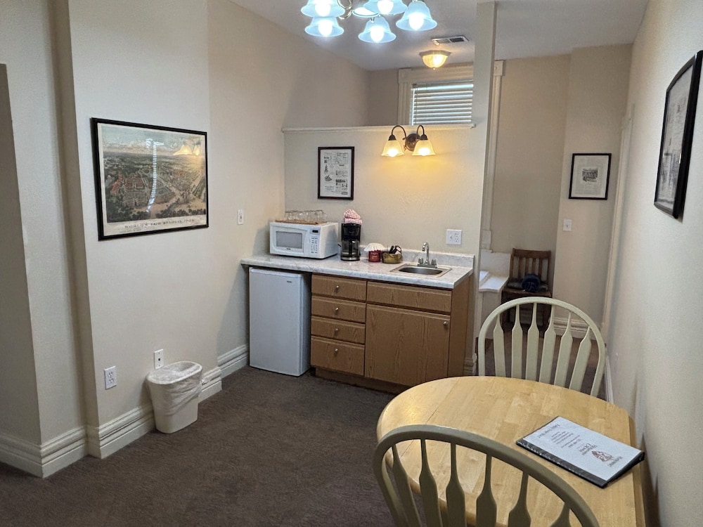 Hermann Crown Suites - photo 153
