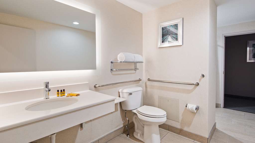 Best Western Plus Wilkes Barre Scranton Airport Hotel - photo 23
