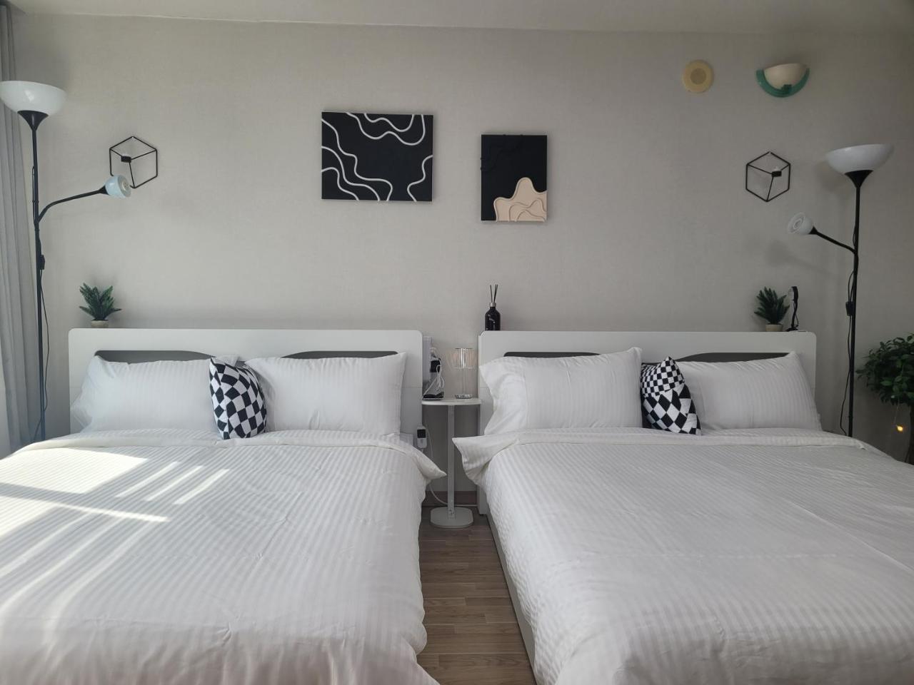 With Hongdae - carbon neutral hotel in Seoul