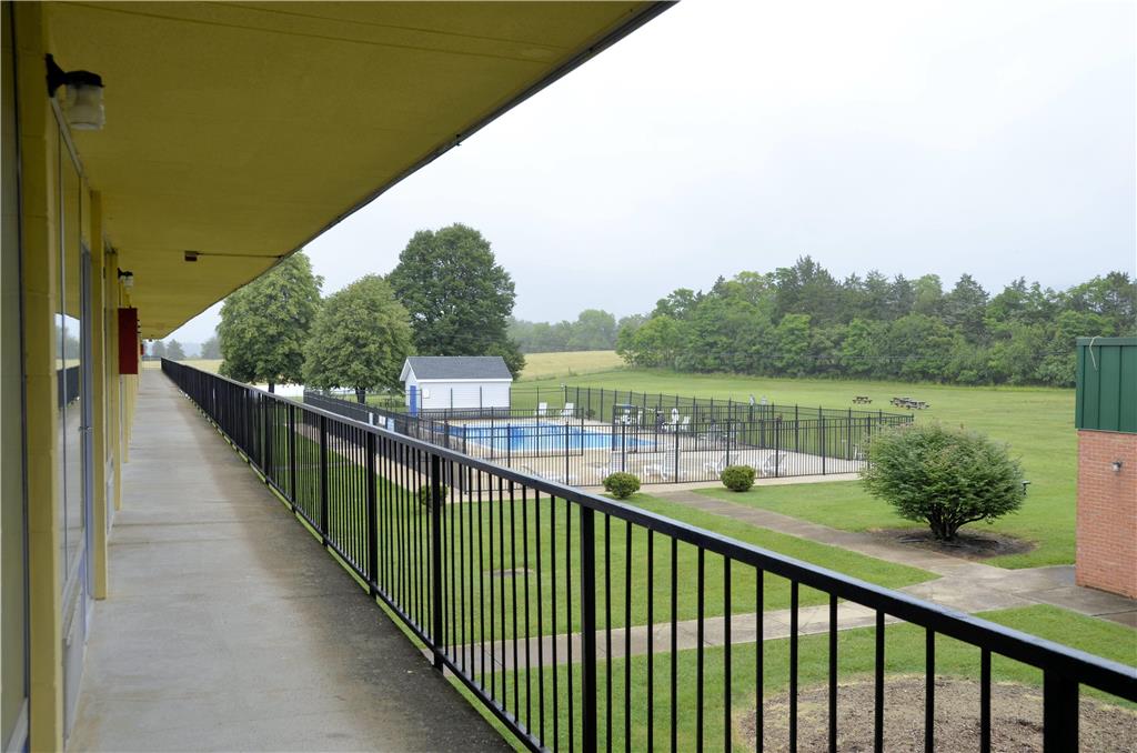 Days Inn by Wyndham Luray Shenandoah - photo 14