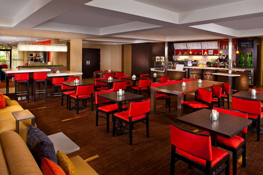 Spark by Hilton Birmingham Colonnade - photo 7