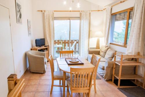Les Chalets Petit Bonheur Les Chalets Petit Bonheur Cht94 Mae 2474 - carbon neutral hotel in Unknown City