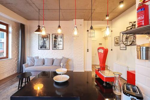 Chic Abanotubani Apt By Wehost