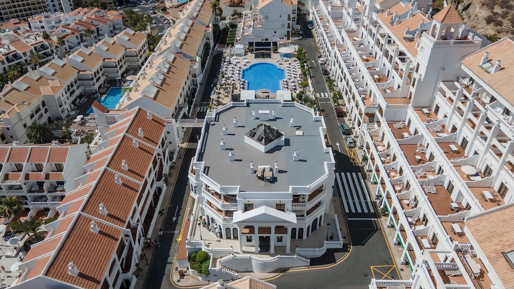 Ona Hollywood Mirage — hotel in Arona