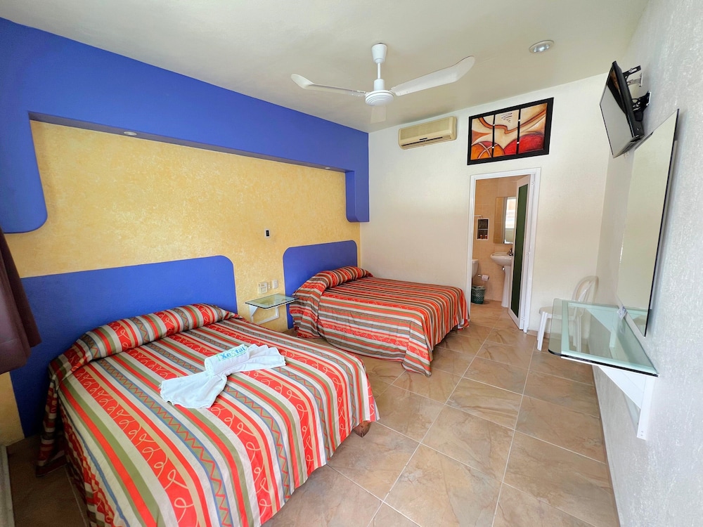 Hotel Xestalito in Santa Maria Huatulco, Mexico