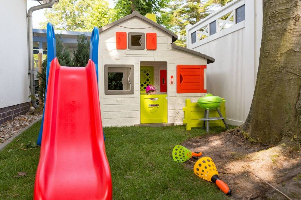 Children's play area - outdoor