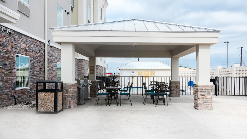 Candlewood Suites Waco by IHG - photo 37