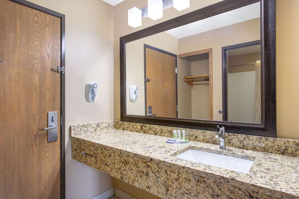 AmericInn by Wyndham Boscobel - photo 20