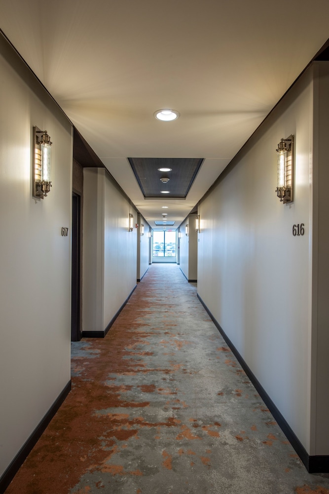 Hotel Indigo Tulsa DWTN Entertainment Area by IHG - photo 41