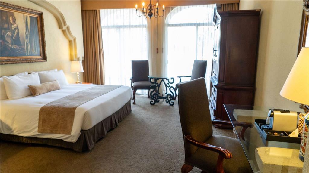 Master Suite King