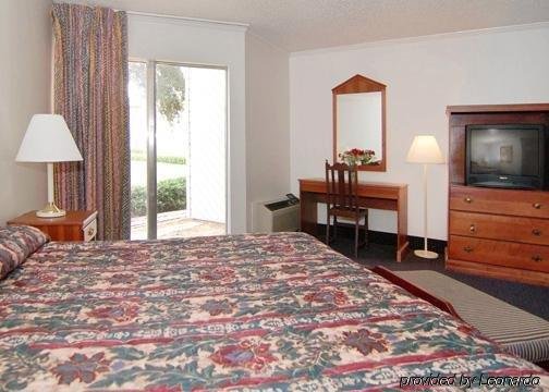 Rodeway Inn & Suites At the Casino - photo 3