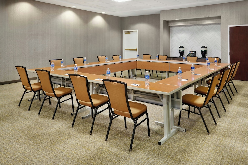 SpringHill Suites by Marriott Lansing - photo 30