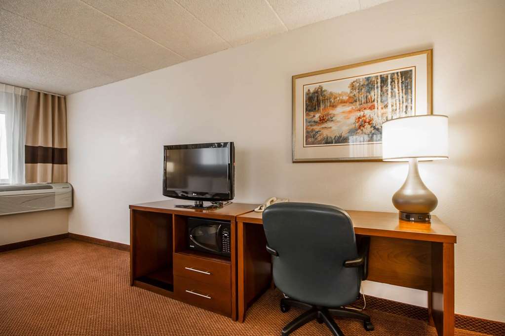 Comfort Inn & Suites Madison Airport - photo 22