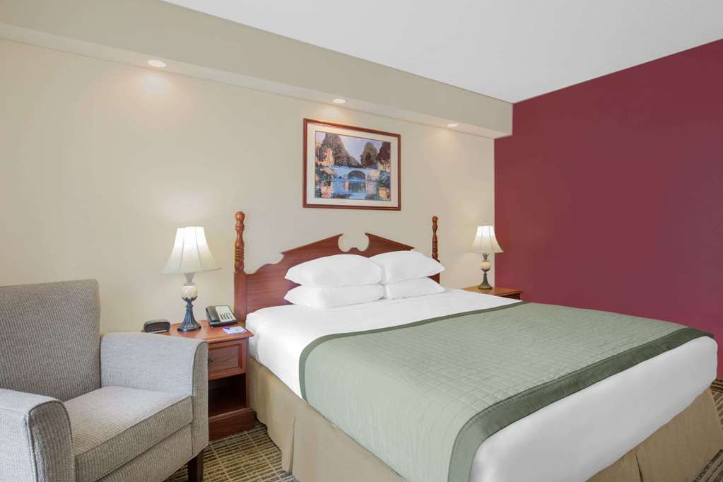 Baymont by Wyndham Tuscaloosa - photo 6