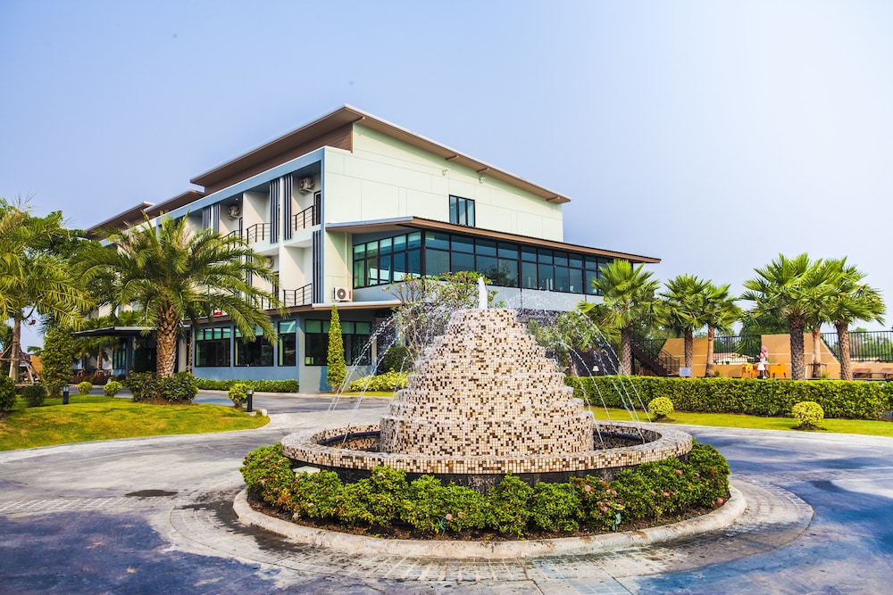 Ray Hotel — hotel in Buri Ram