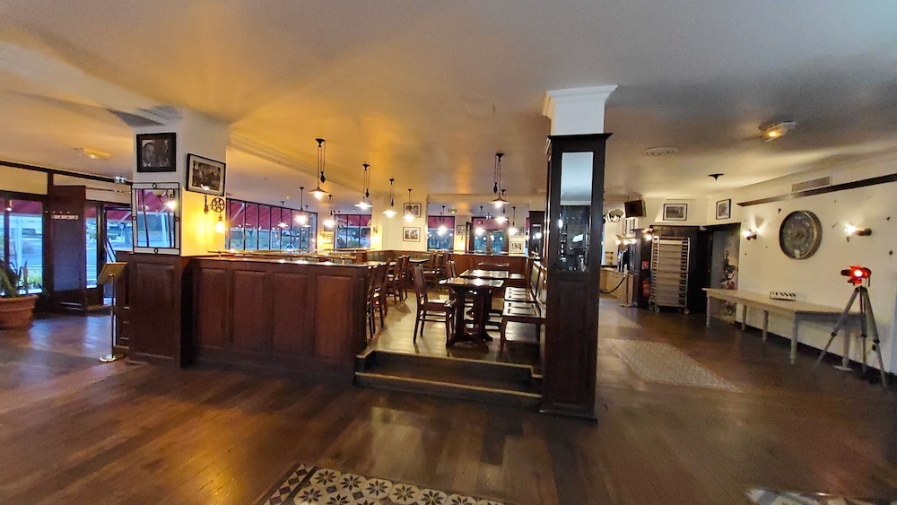 Hotel Le Sully — hotel in La Roche-Sur-Yon