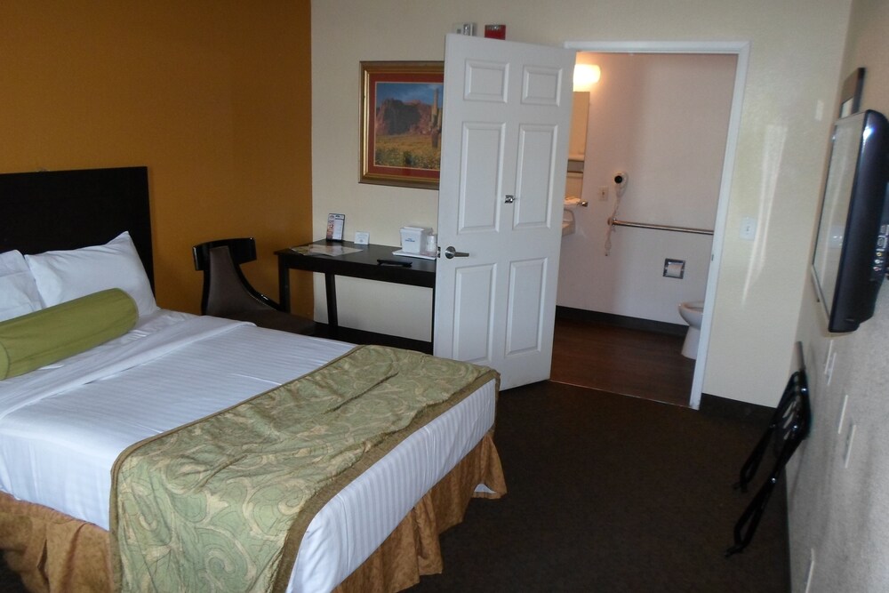 Motel 6 Las Vegas NV Strip - photo 20