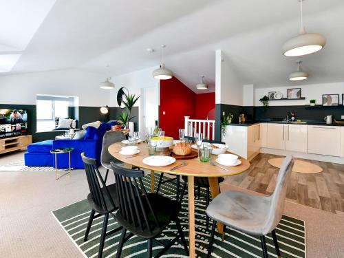 Perfectly located stylish 2 bed home with Parking Pass the Keys — 4-Star Luxury Hotel in Newport, United Kingdom