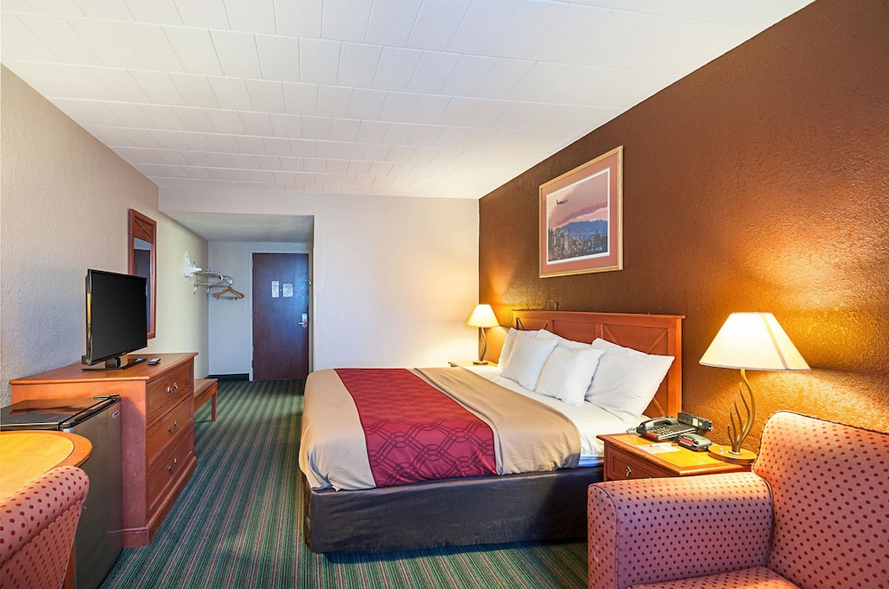 Quality Inn Near Pimlico Racetrack - photo 16