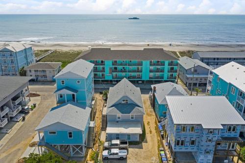 Sand Dollar Suites. Suite 1. A short stroll from our sandy shores — 4-Star Luxury Hotel in Carolina Beach, United States