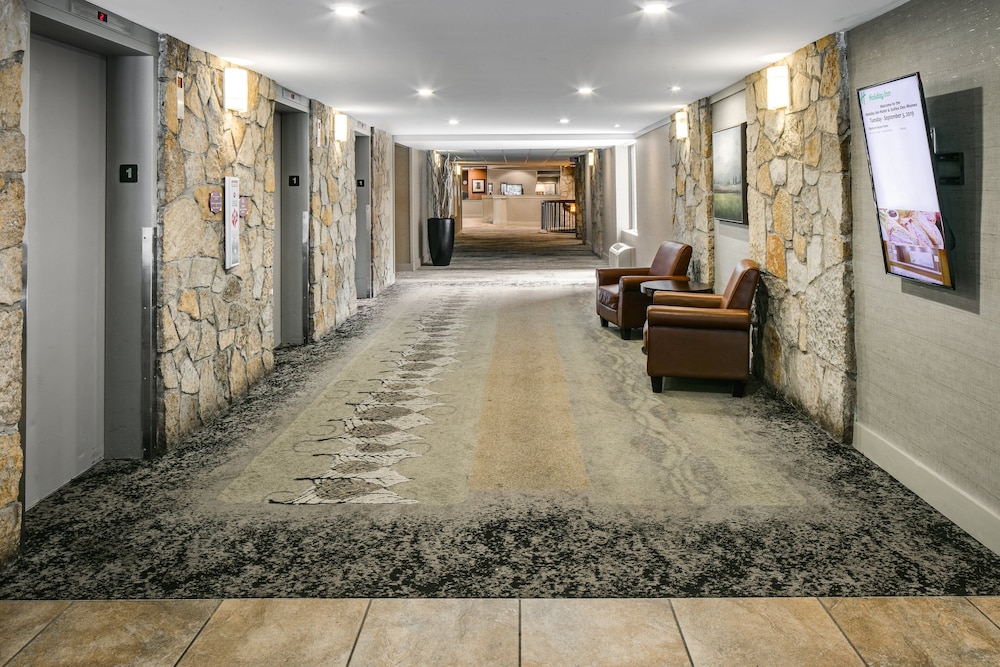 Holiday Inn Hotel & Suites Des Moines Northwest by IHG - photo 40