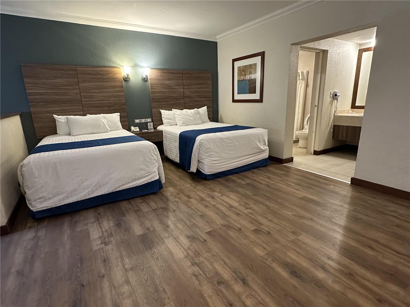 Our junior suite with kitchenette is fully equipped so you can have a worry-free vacation!