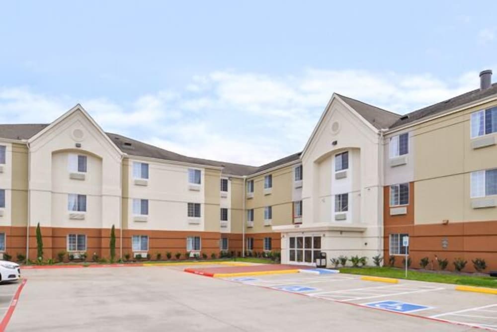 Candlewood Suites Beaumont by IHG - photo 26