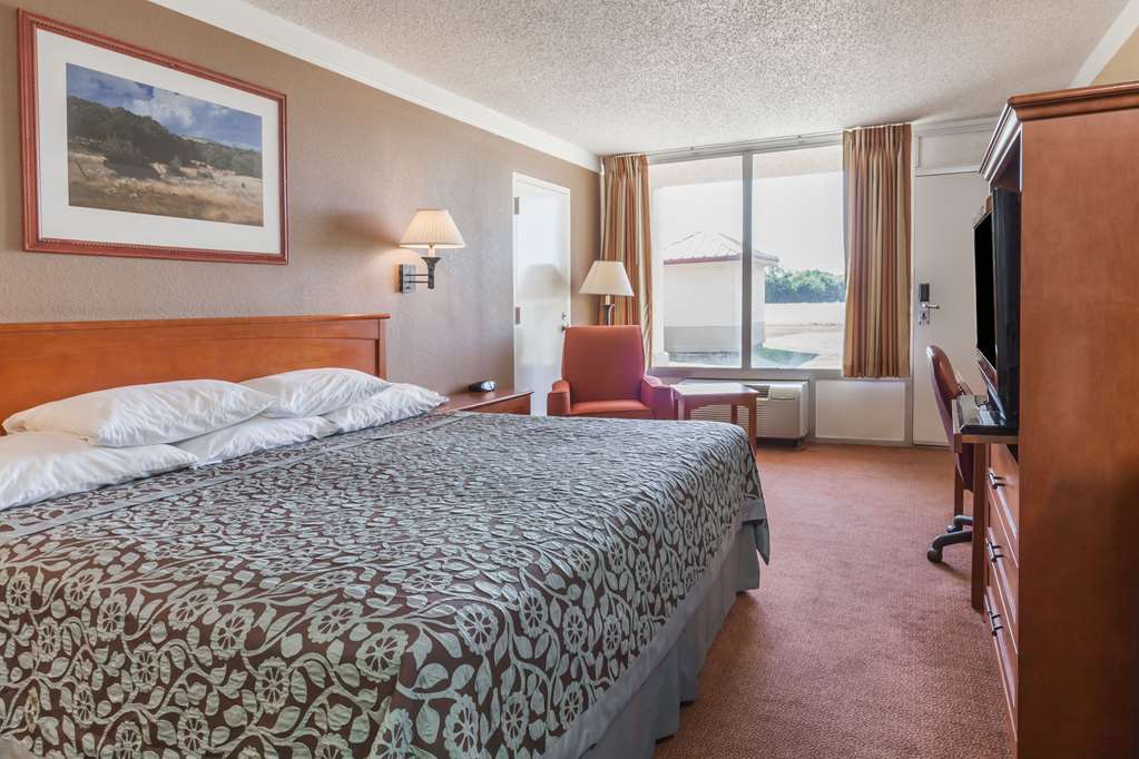 Days Inn by Wyndham Hillsboro TX - photo 10