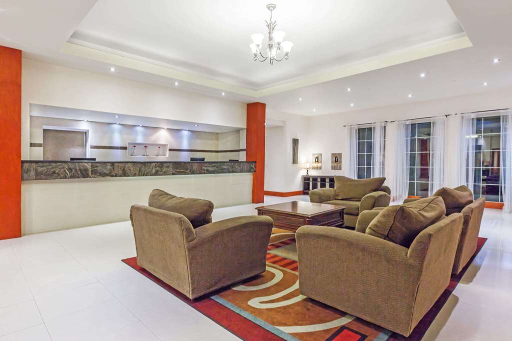 Days Inn by Wyndham Irving Grapevine DFW Airport North - photo 3