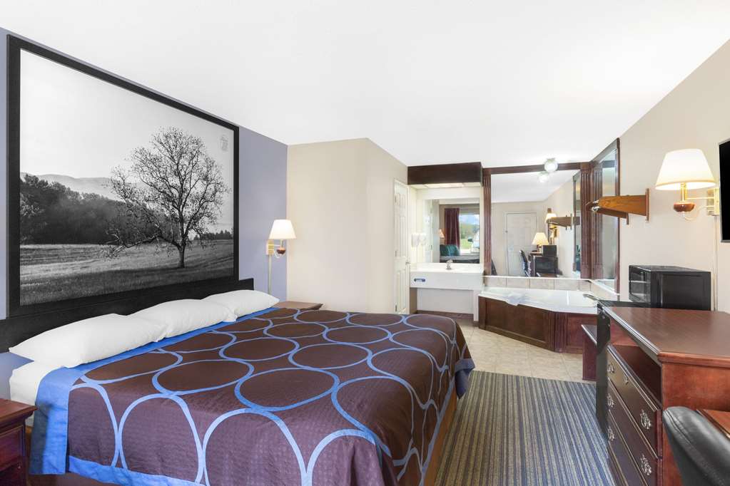 Super 8 by Wyndham Whiteville - photo 14