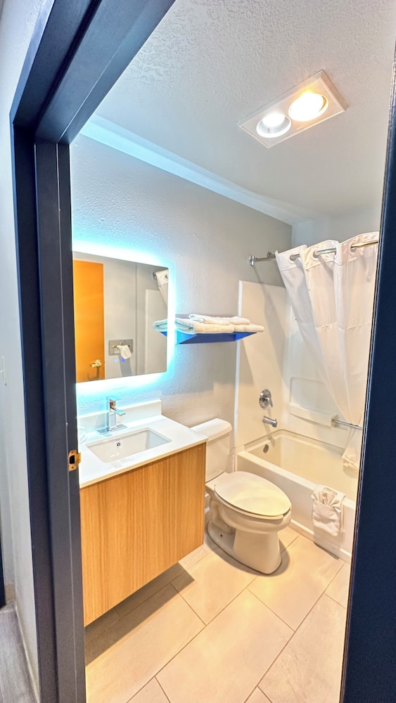 Microtel Inn by Wyndham Gallup - photo 24