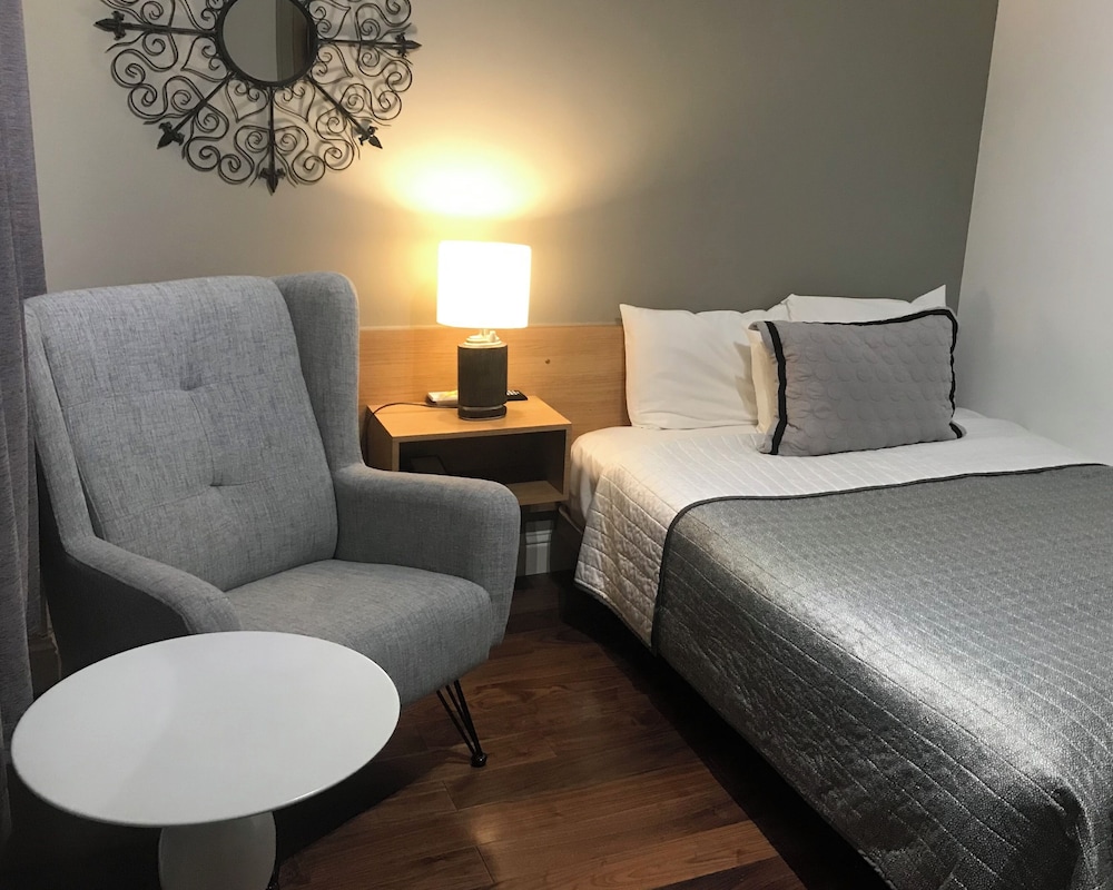Touchstone Hotel City Center - photo 19