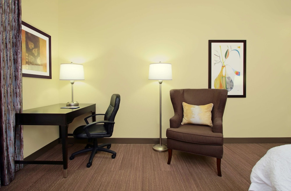 Hampton Inn Winfield - photo 14