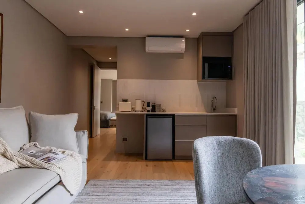 Camps Bay Apartment Close to the Beach Solange Suite