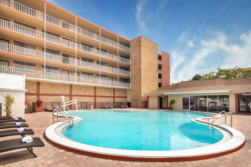 Ramada by Wyndham Tampa Westshore Airport South - photo 12