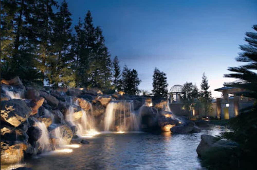 Four Seasons Hotel Los Angeles at Westlake Village - photo 120