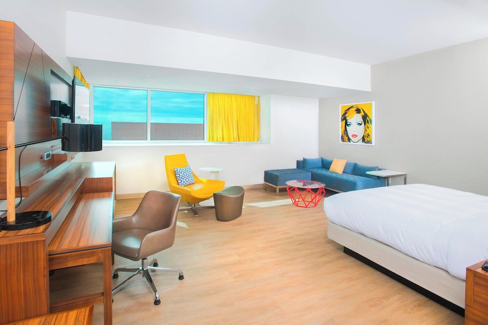 Courtyard by Marriott Santa Monica - photo 12