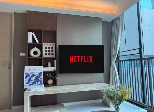 2 Bed 2 Bath Phrom Phong BTS