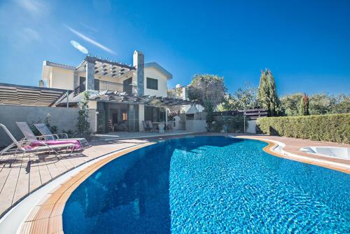 Beautiful 5 Star Holiday Villa in a Prime Location in Protaras Book Early to Secure Your Dates Protaras Villa 1250