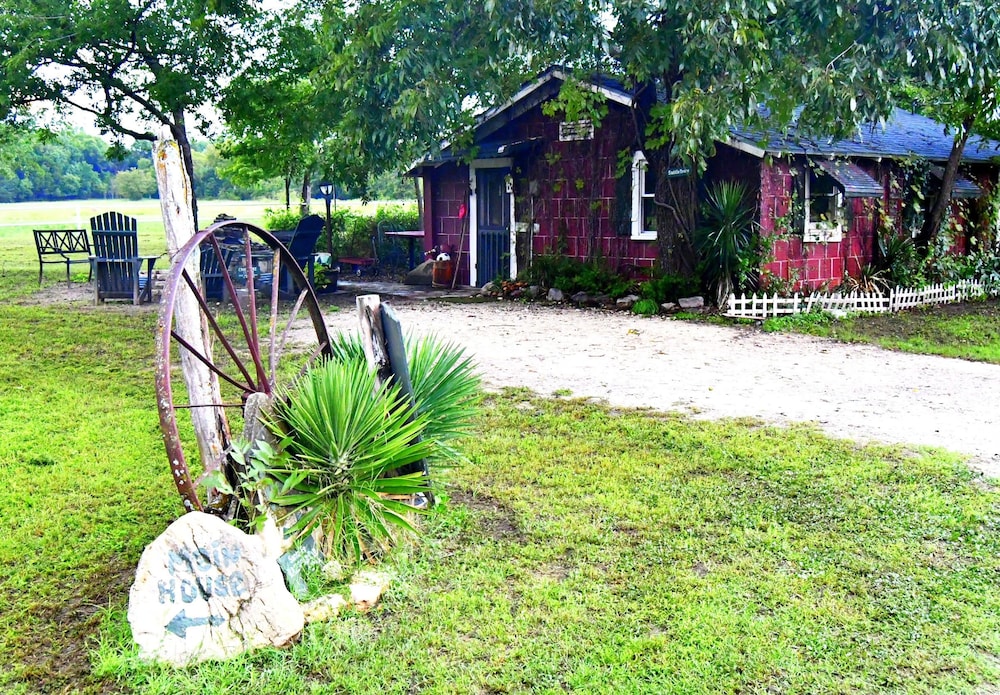 Country Woods Inn - photo 2