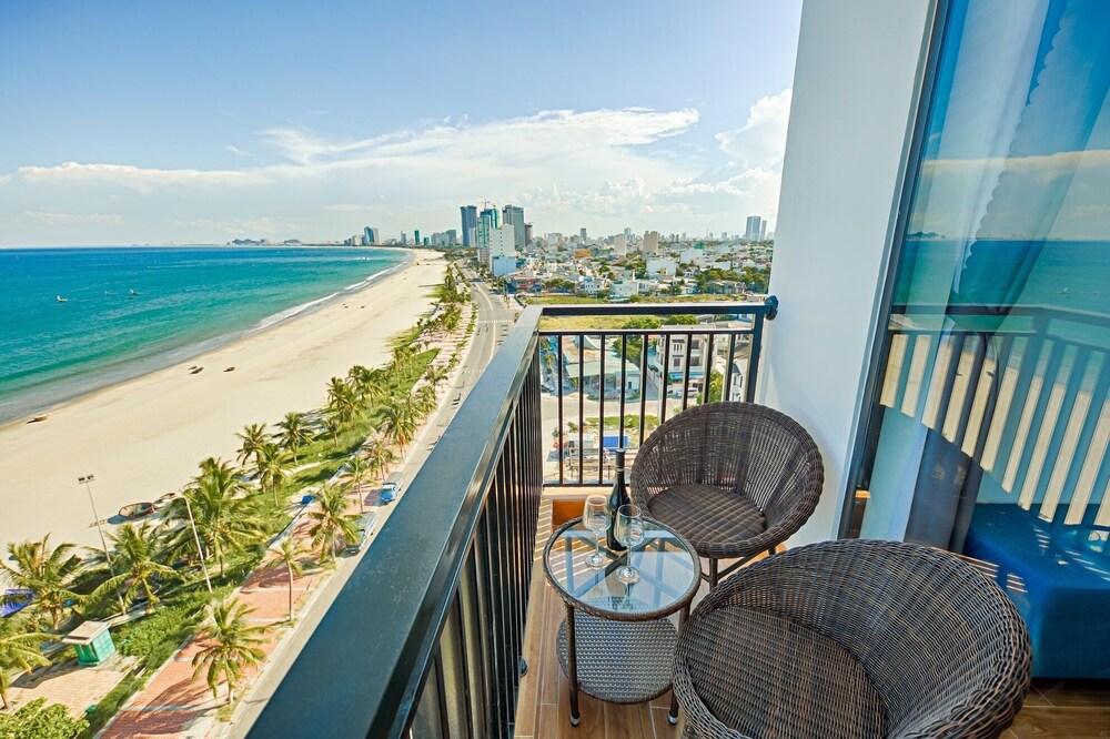 Seashore Hotel & Apartment — 4-Star Luxury Hotel in Da Nang, Vietnam
