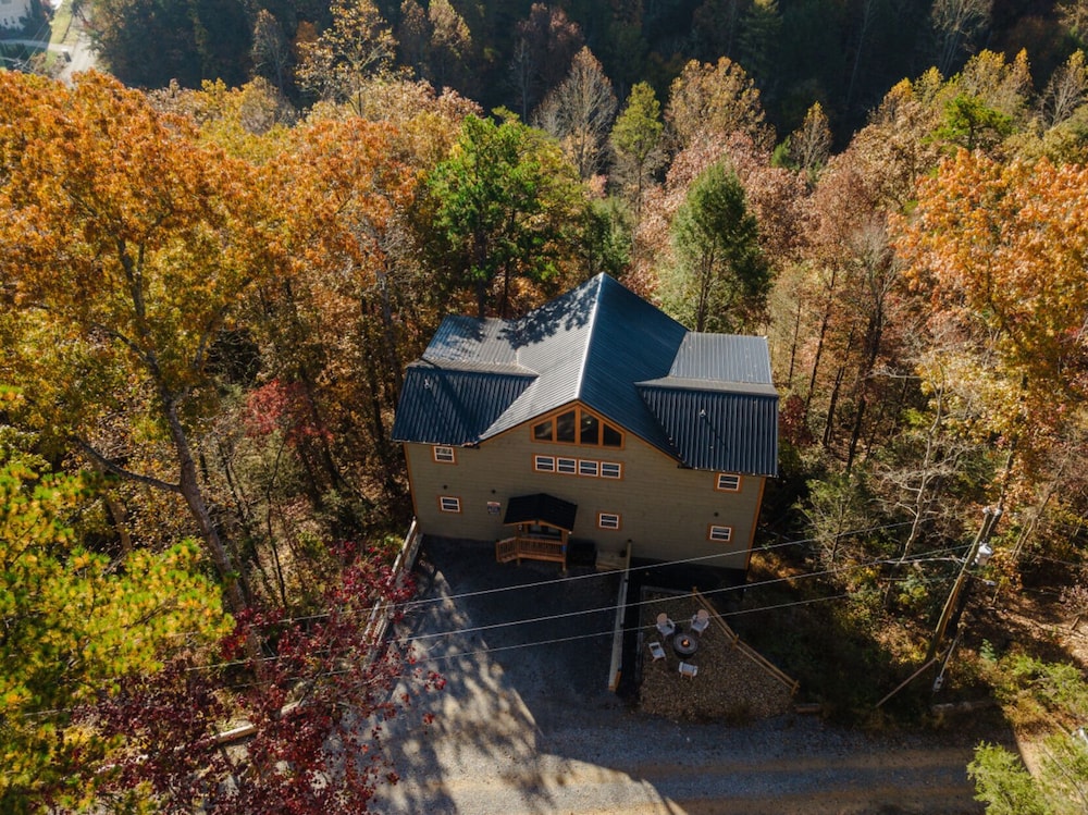 Luxe Mountain Pool Escape by Ghosal Luxury Lodging - photo 64