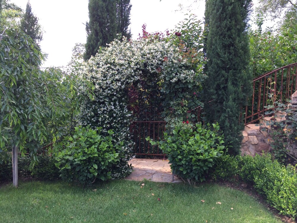 Barretta Gardens Inn - photo 39