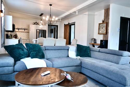 Alma 2 bedroom Sleeps 6 — 4-Star Luxury Hotel in Alma, Canada