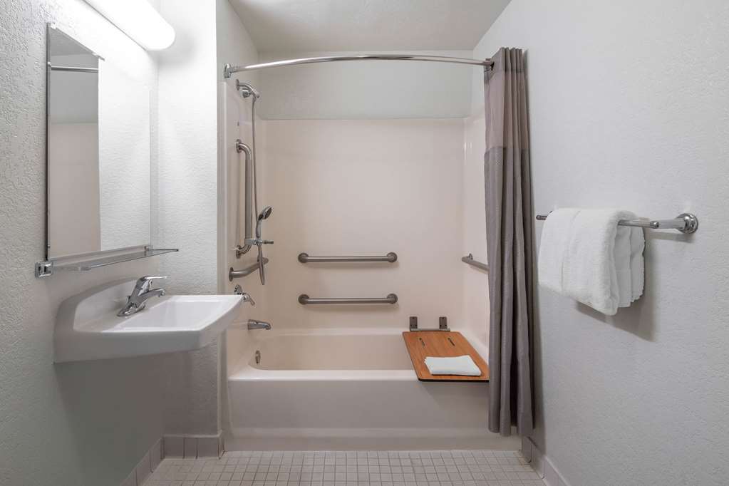 Motel 6 Santa Barbara CA State Street - photo 20
